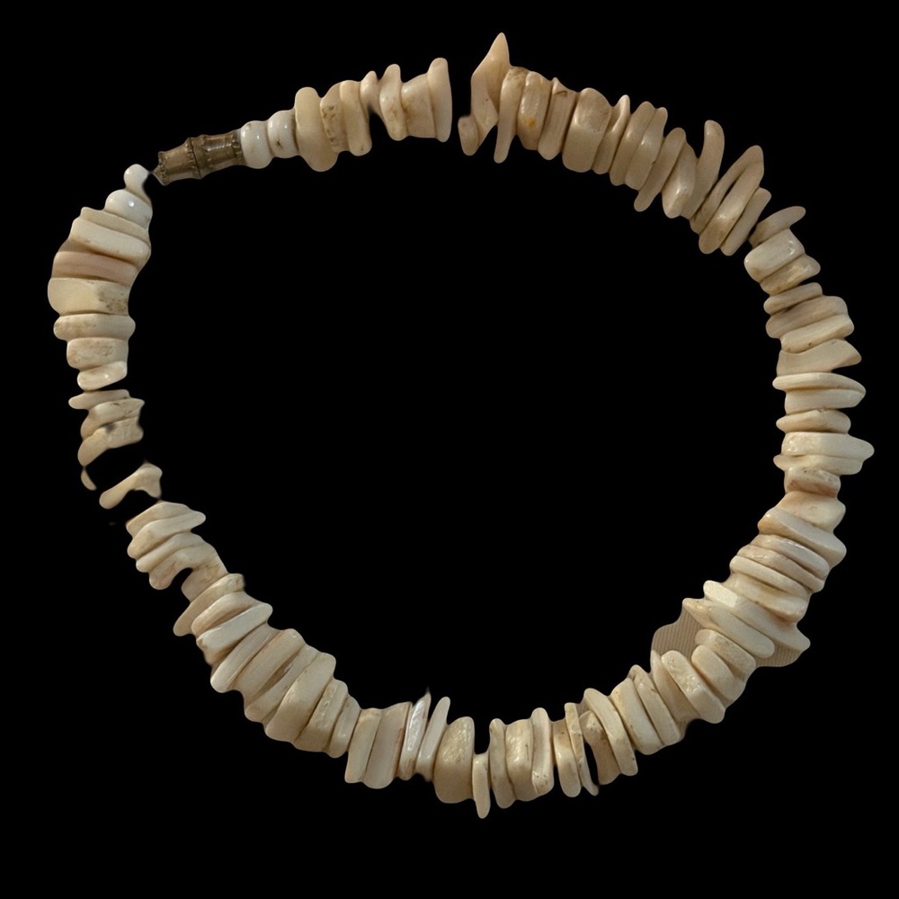 Chic Cream Shell Bracelet D6 - Picture 2 of 3